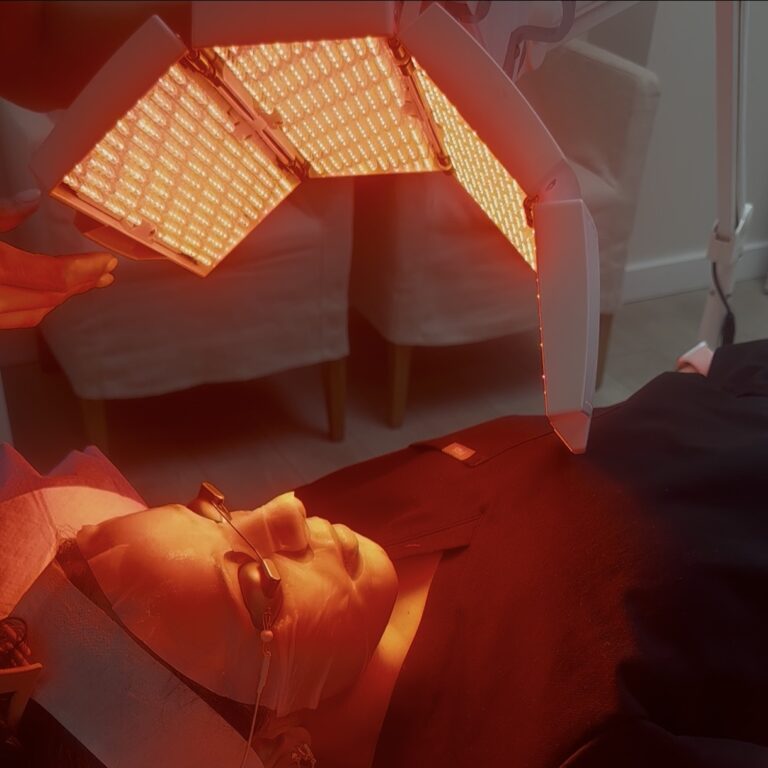 LightStim LED therapy after LaseMD Ultra with Hydrinity post-treatment masque at MiraMed